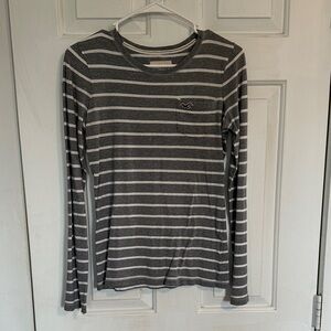Hollister grey and white long sleeves with pocket women’s size small